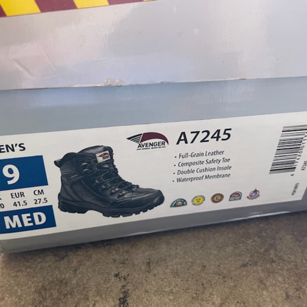 Work boots - Picture 2 of 2